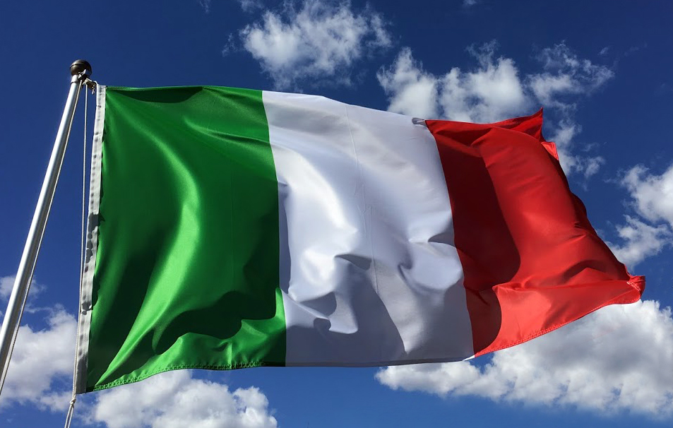 Vendita Bandiere, la Bandiera Italiana di Qualità a Ottimi Prezzi.